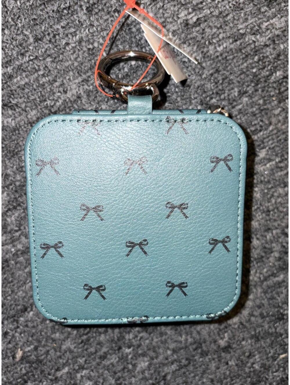 Cat & Jack Girl’s Bow Print Green Square Zip Jewelry Organizer Case
